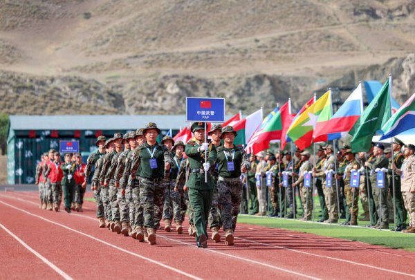 鼎金投资 “锋刃-2025”国际狙击手射击竞赛在乌鲁木齐开幕