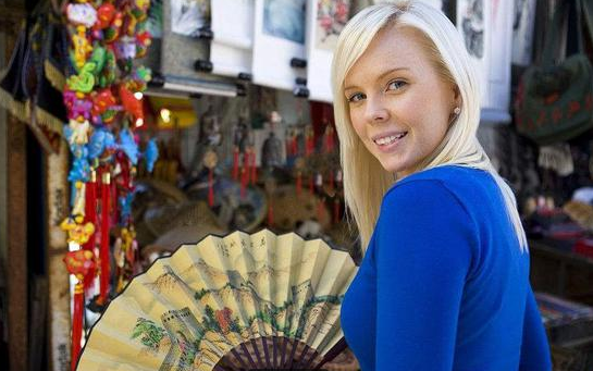 牛来乐 大量乌克兰游客涌入北京，打着旅游的“幌子”，其实为了中国白酒