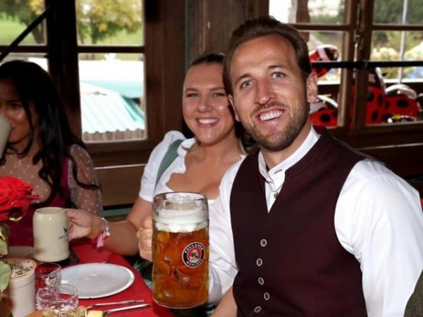 上升浪 凯恩谈参加啤酒节：我只喝了一杯，那种大杯子一杯就够了